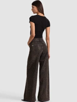 AMAZING EMBELLISHED JEAN