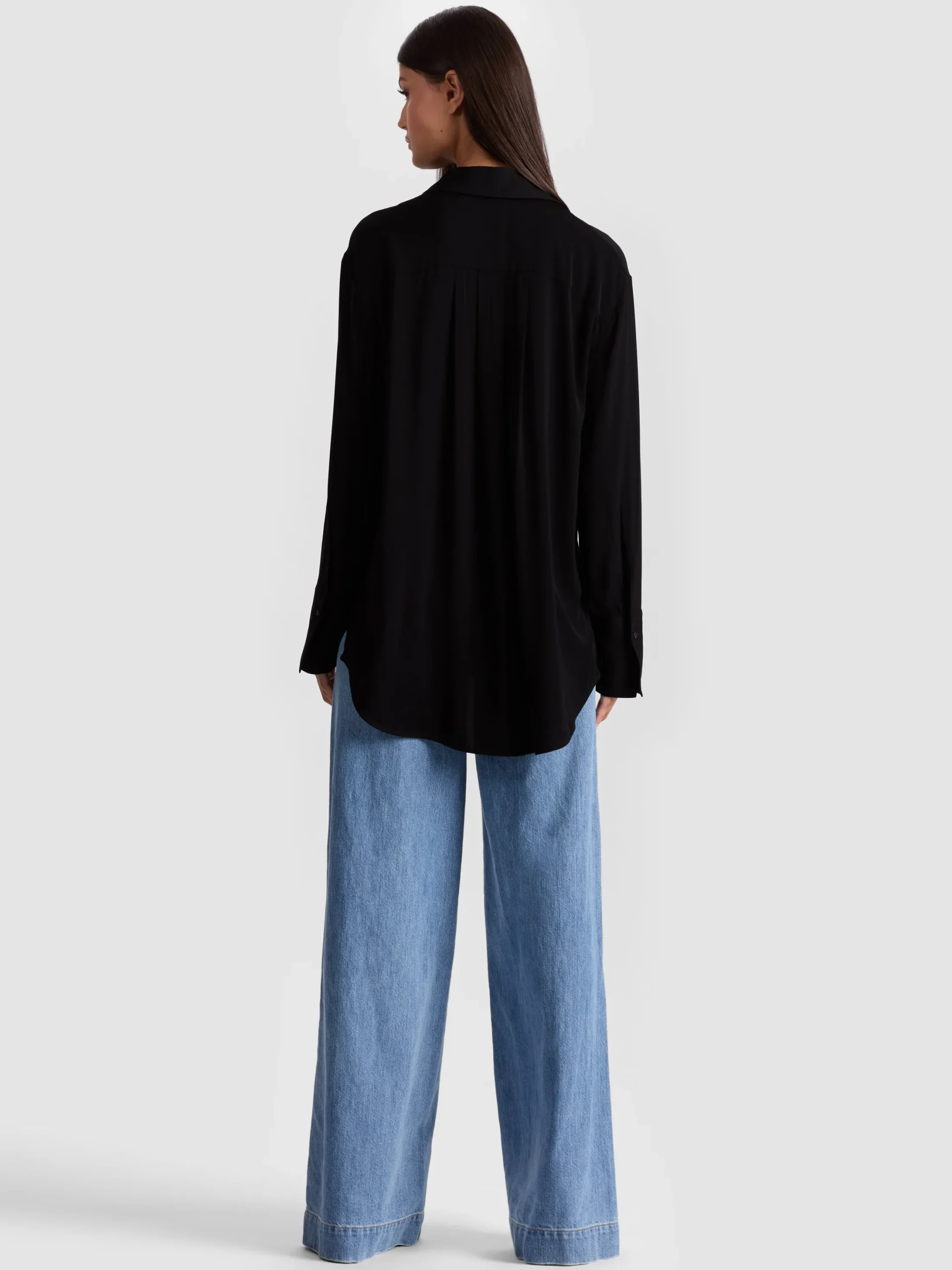 FINELY OVERSIZED BUTTON DOWN