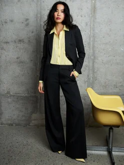 FINELY PINSTRIPED BUTTON DOWN