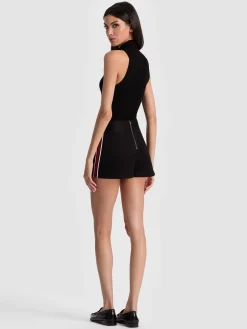 NOAH SKORT WITH SIDE STRIPE